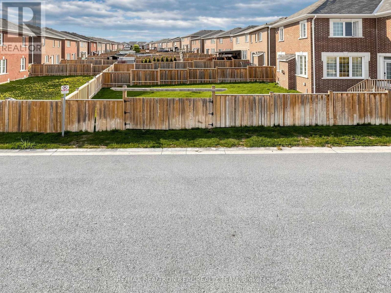 2708 Burkholder Drive, Pickering, Ontario  L1X 0G2 - Photo 47 - E13135930