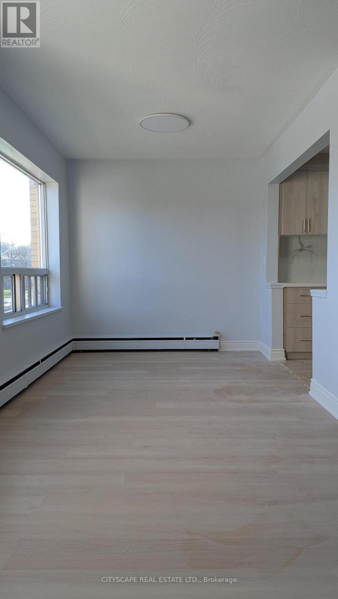 11 - 296 Saguenay Avenue, Oshawa, Ontario  L1J 2M8 - Photo 10 - E13136026