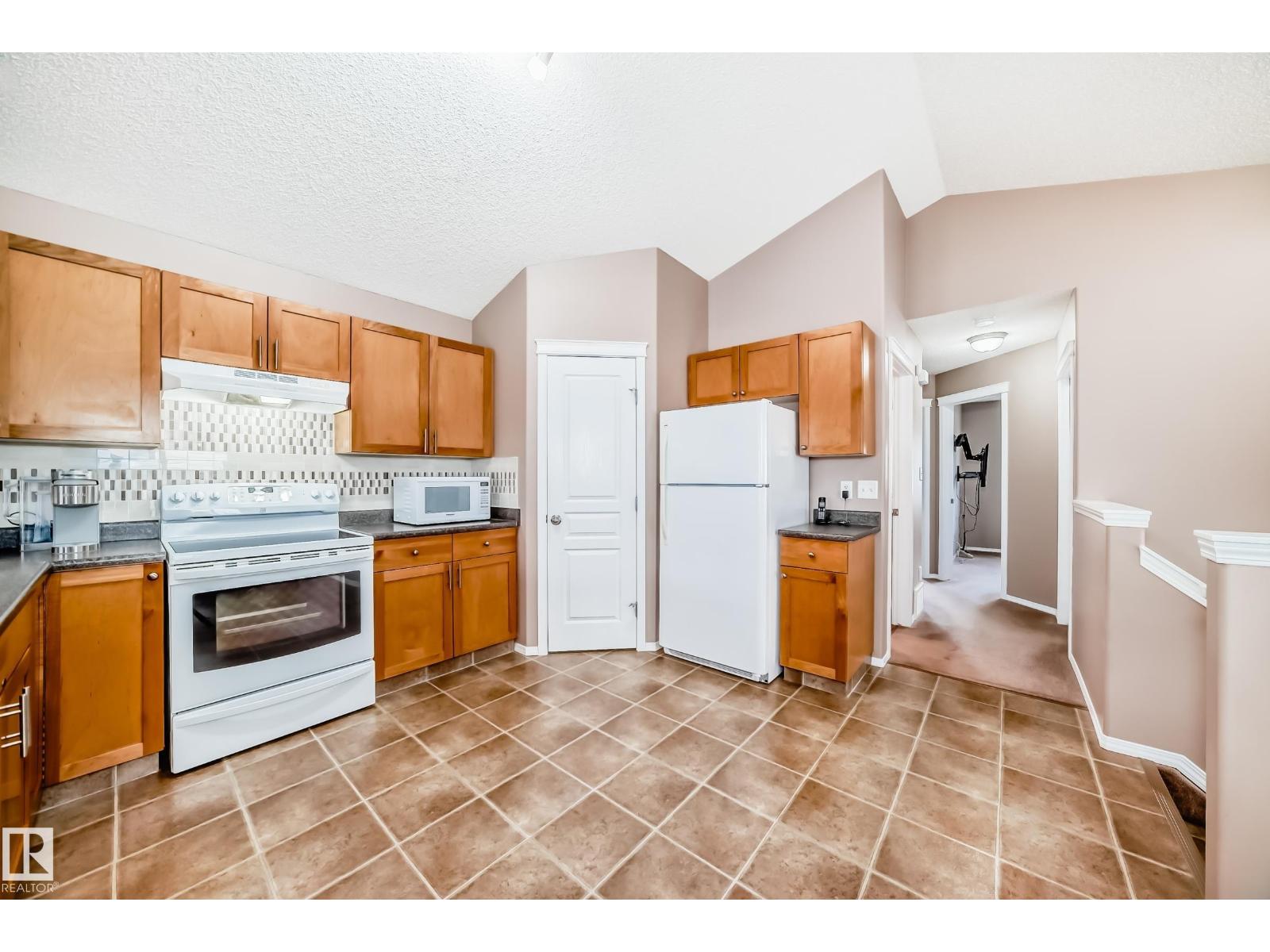 26 Vaughn Av, Spruce Grove, Alberta  T7X 4R9 - Photo 3 - E4488097