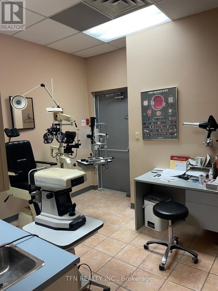 16 - 390 Steeles Avenue W, Vaughan, Ontario  L4J 6X2 - Photo 7 - N13135874
