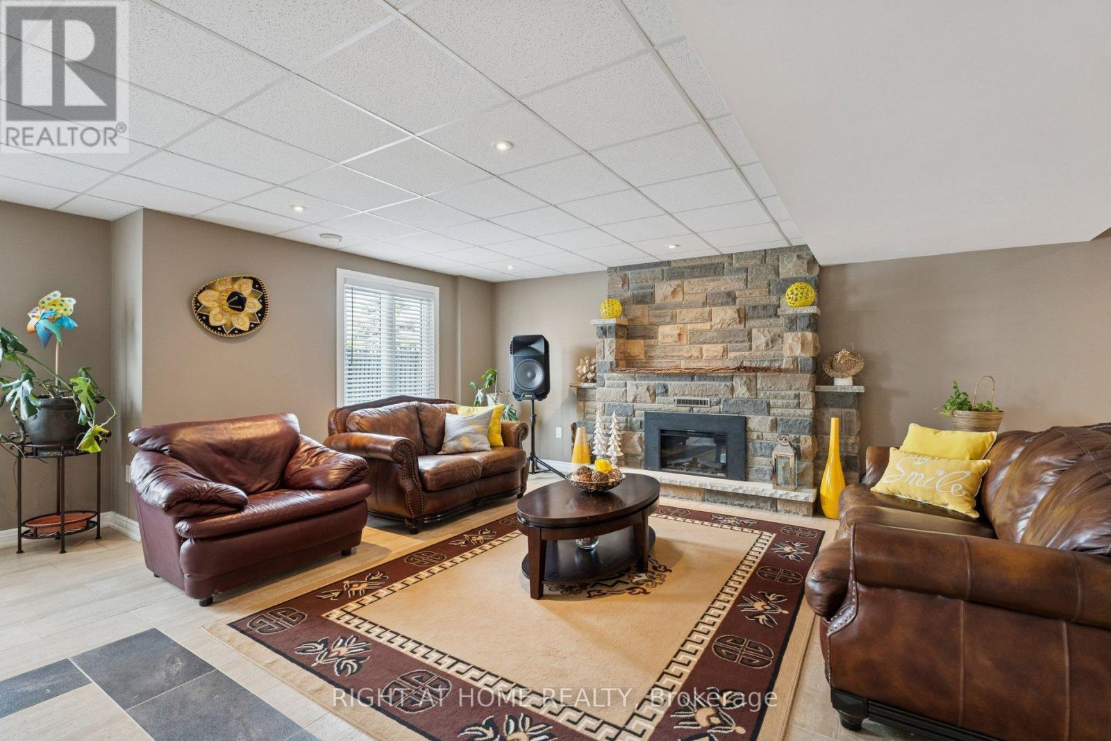 10 Brolley Crescent, Essa, Ontario  L0L 2N2 - Photo 37 - N13135982