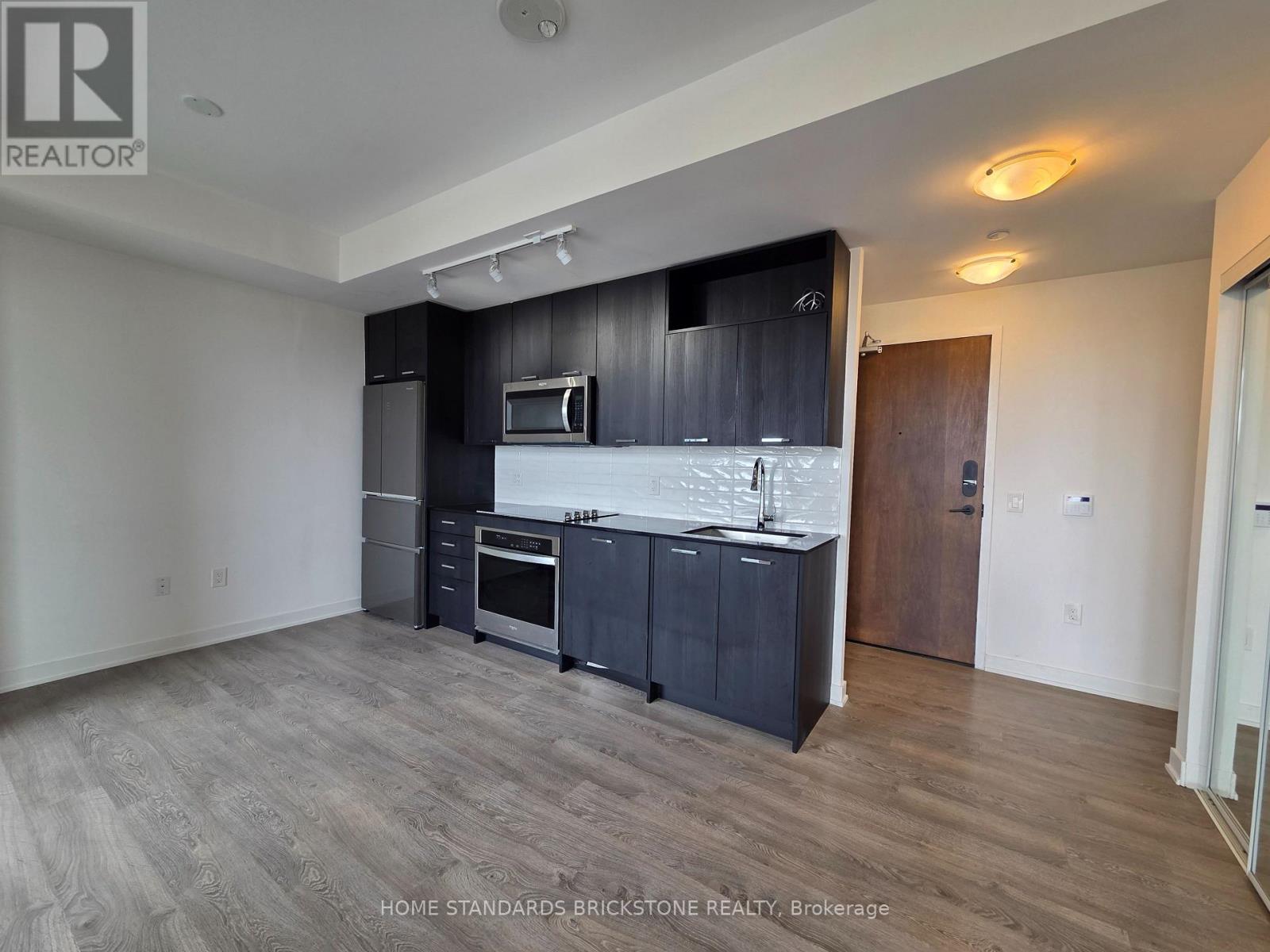 608 - 120 Eagle Rock Way, Vaughan, Ontario  L6A 5C2 - Photo 3 - N13135996