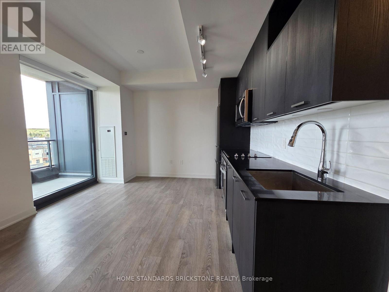 608 - 120 Eagle Rock Way, Vaughan, Ontario  L6A 5C2 - Photo 7 - N13135996