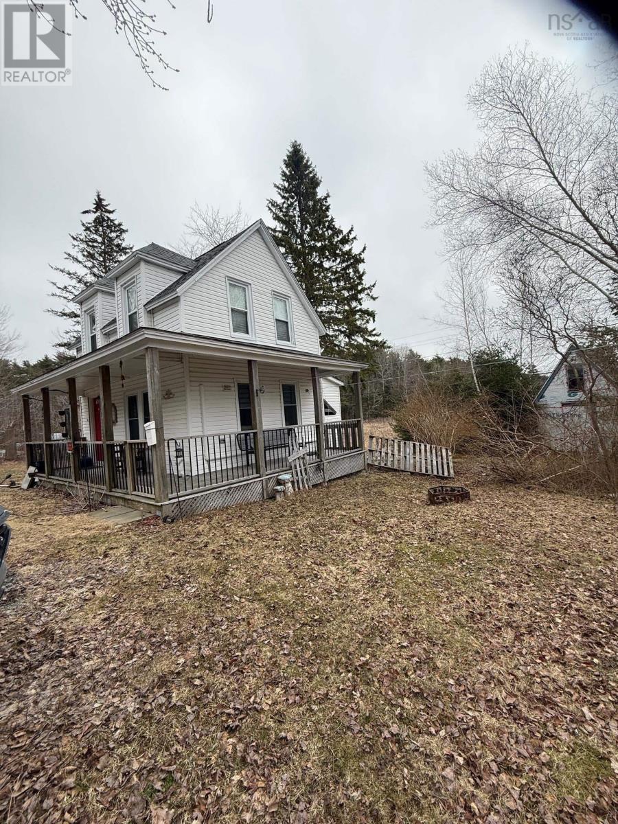 432 Aberdeen Road, Bridgewater, Nova Scotia  B4V 2T2 - Photo 2 - 202607221