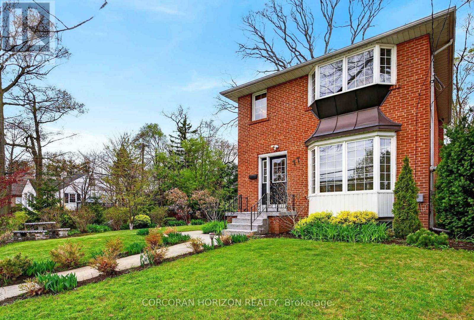 77 MINEOLA ROAD E, Mississauga, Ontario