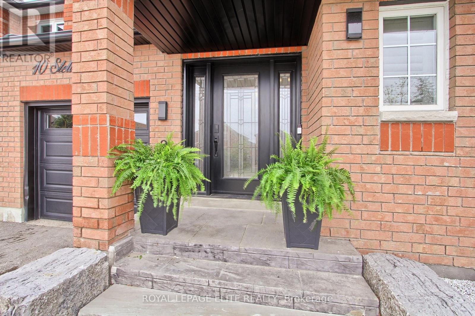 10 Stella Crescent, Caledon, Ontario  L7E 2C3 - Photo 4 - W13135990