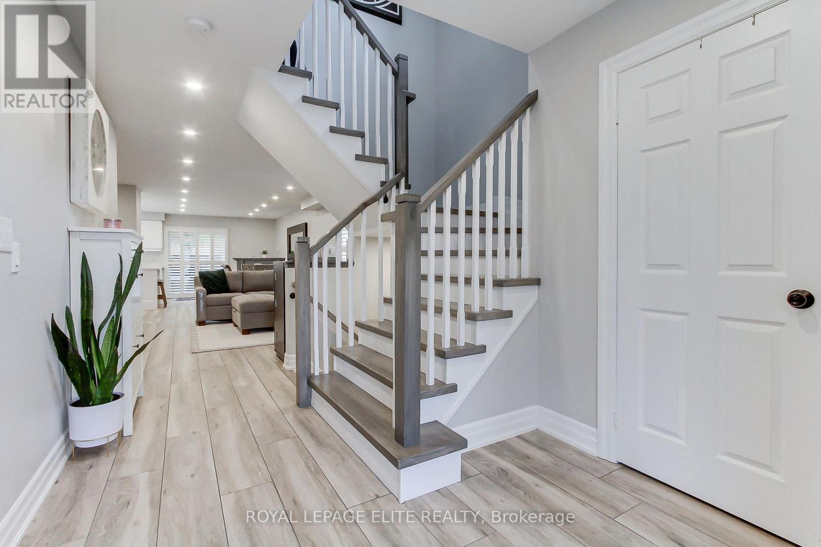 10 Stella Crescent, Caledon, Ontario  L7E 2C3 - Photo 7 - W13135990