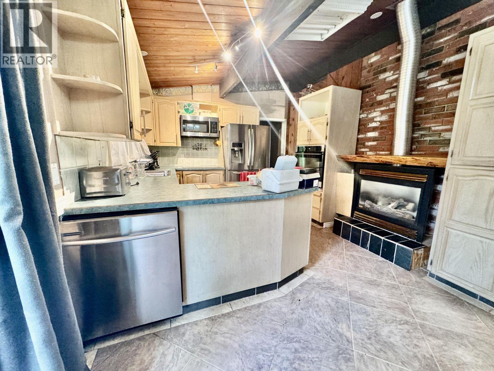 4976 Nash Street, Peachland, British Columbia  V0H 1X8 - Photo 11 - 10387669