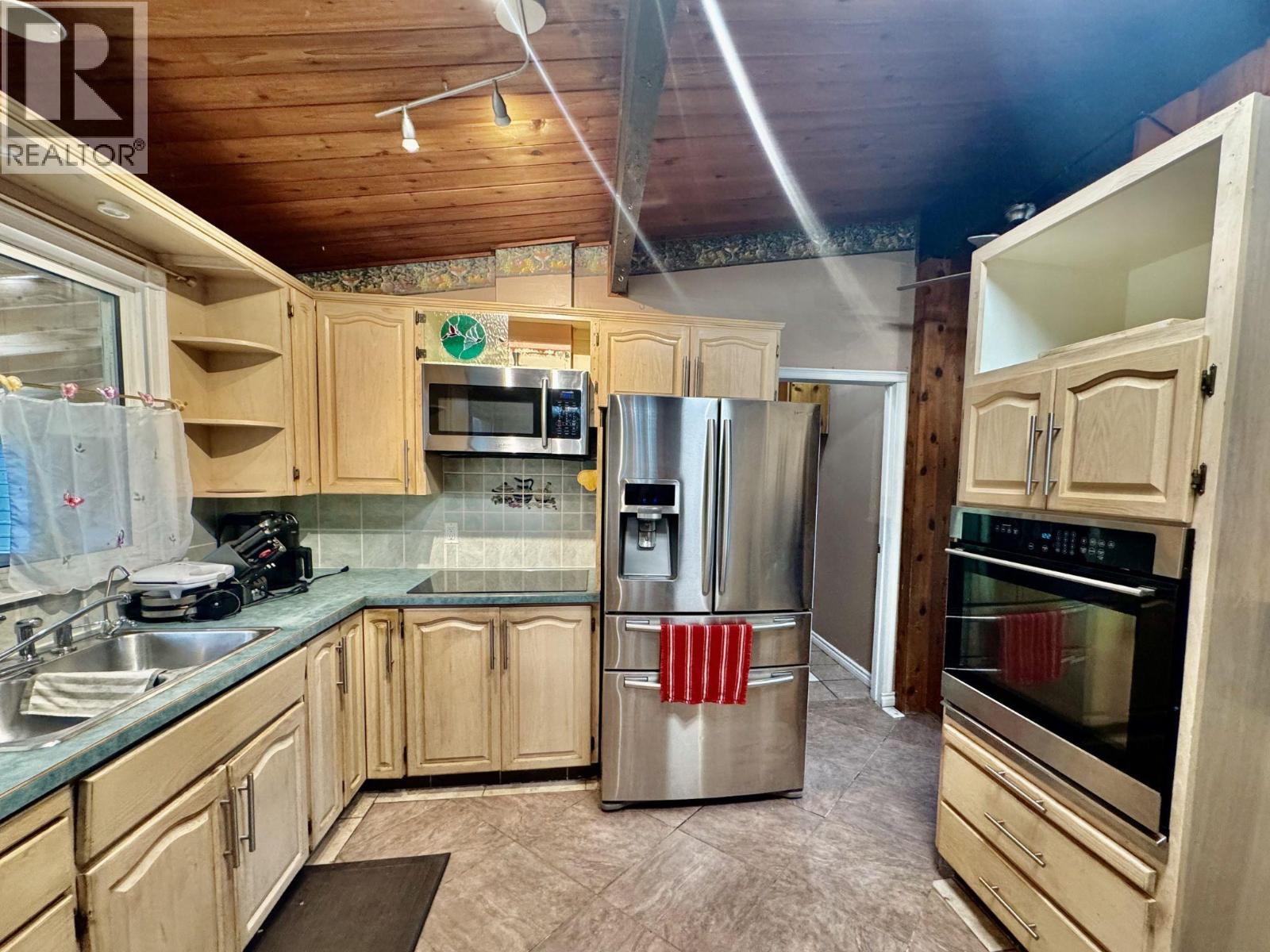 4976 Nash Street, Peachland, British Columbia  V0H 1X8 - Photo 16 - 10387669