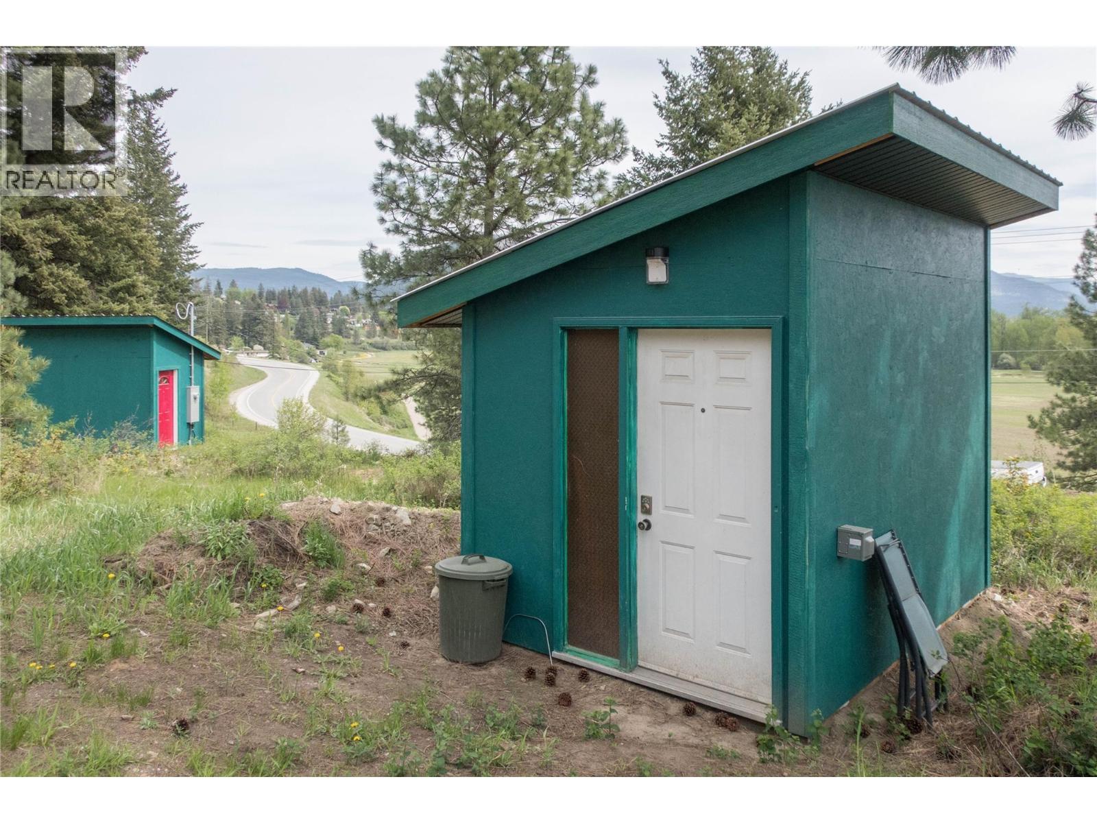 1600 Mountain View Avenue, Lumby, British Columbia  V0E 2G0 - Photo 10 - 10387649