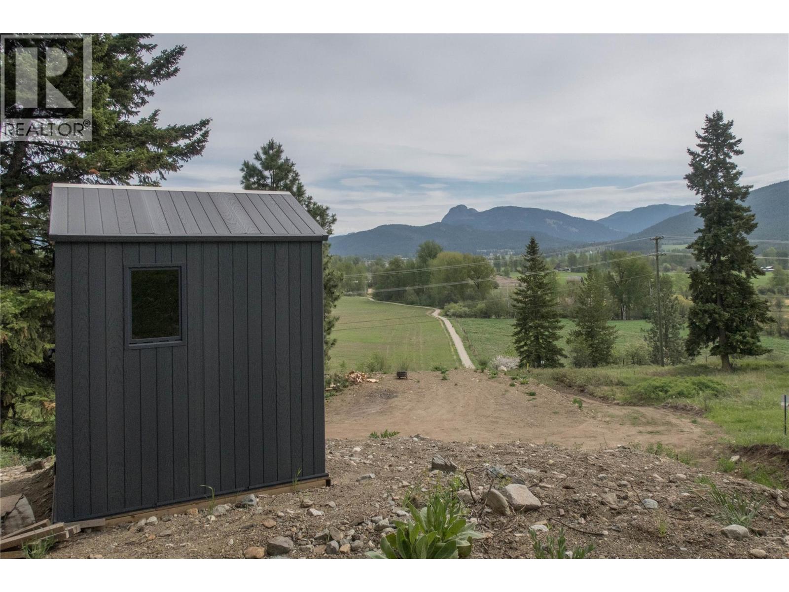 1600 Mountain View Avenue, Lumby, British Columbia  V0E 2G0 - Photo 14 - 10387649