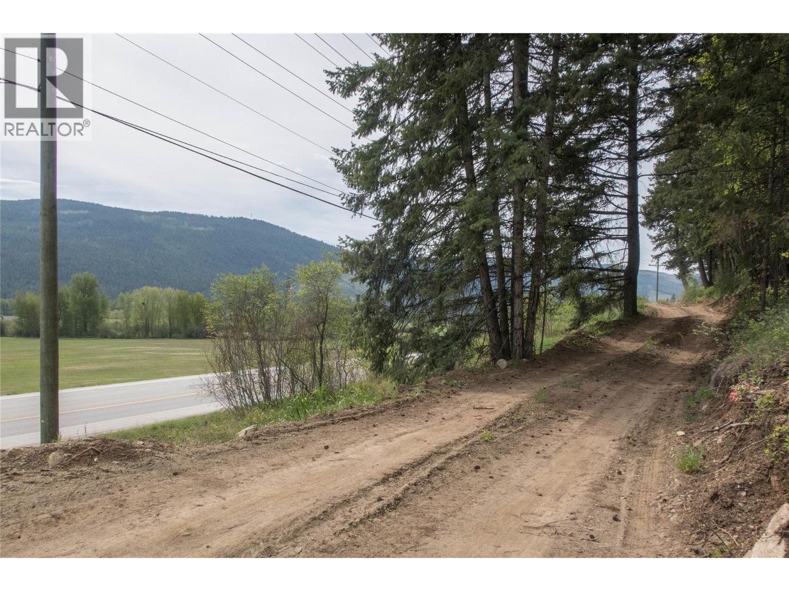 1600 Mountain View Avenue, Lumby, British Columbia  V0E 2G0 - Photo 6 - 10387649