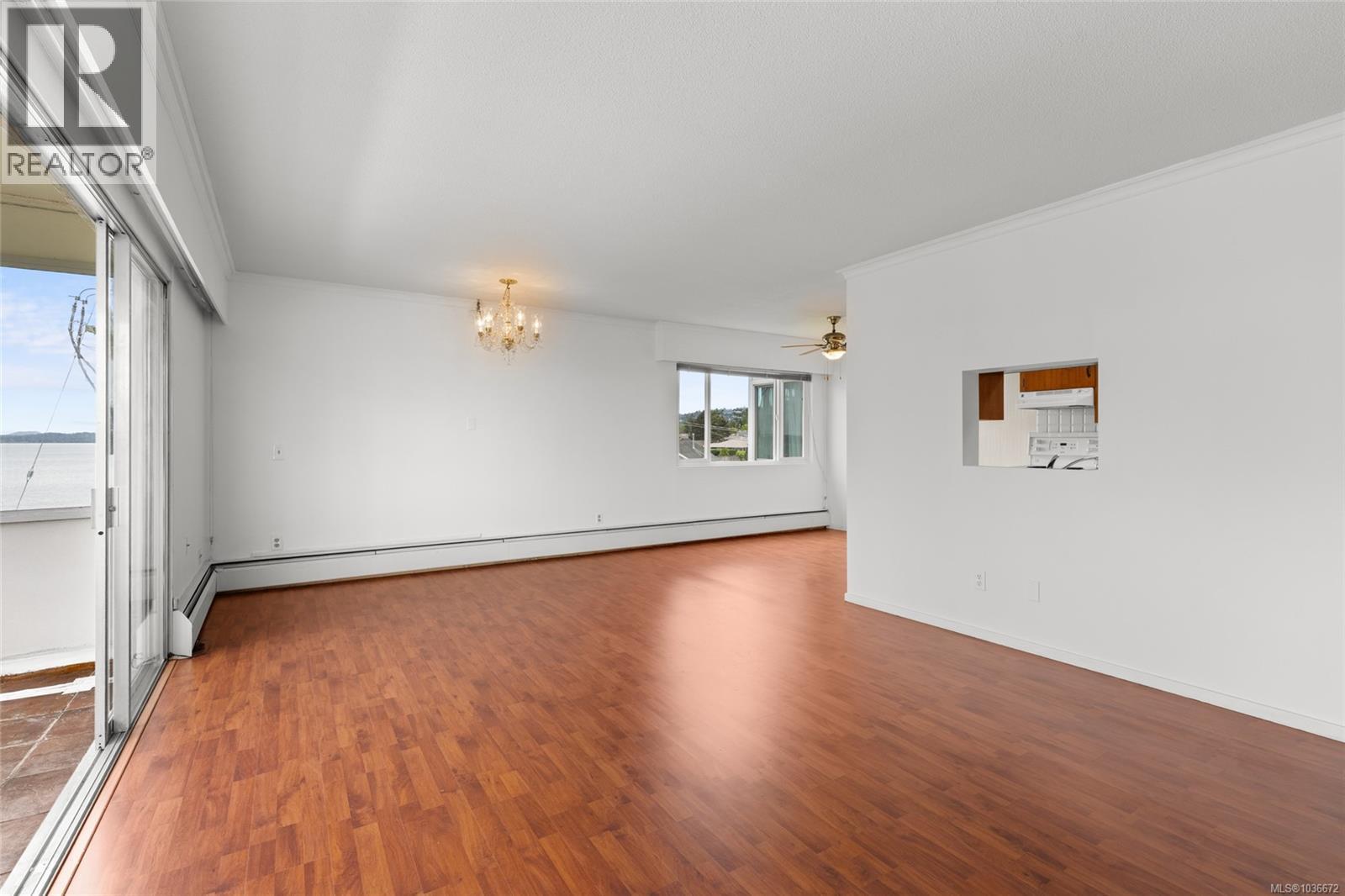 303 9560 Fifth St, Sidney, British Columbia  V8L 2W5 - Photo 6 - 1036672