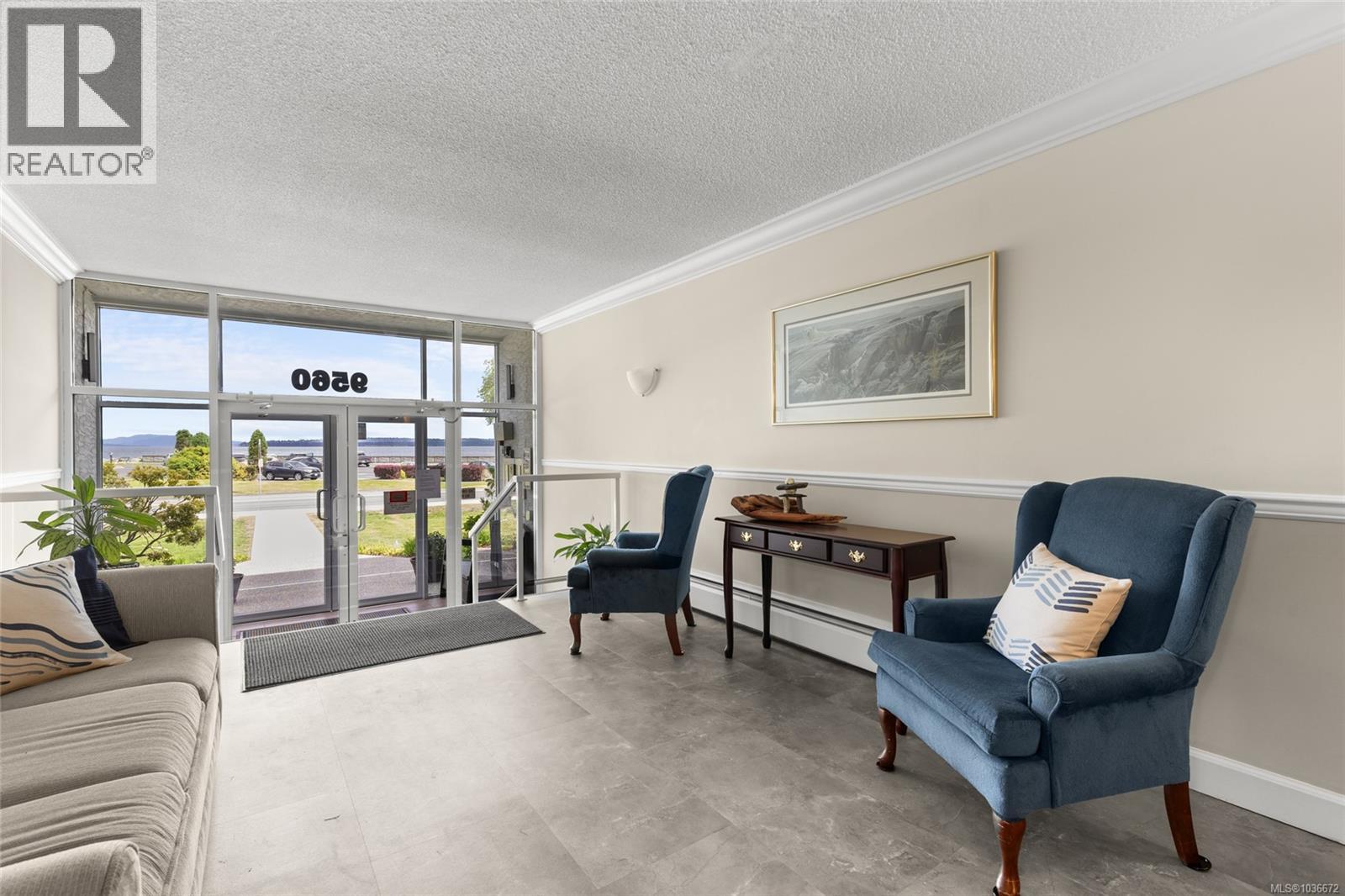 303 9560 Fifth St, Sidney, British Columbia  V8L 2W5 - Photo 2 - 1036672