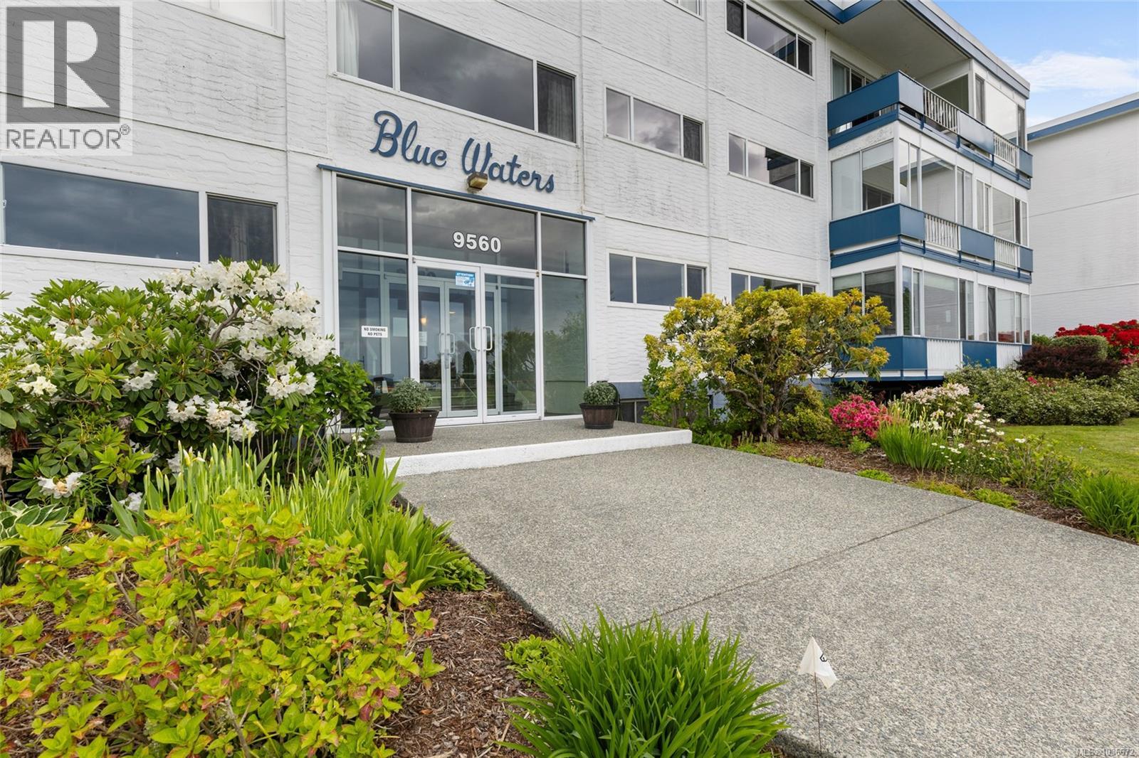 303 9560 Fifth St, Sidney, British Columbia  V8L 2W5 - Photo 1 - 1036672