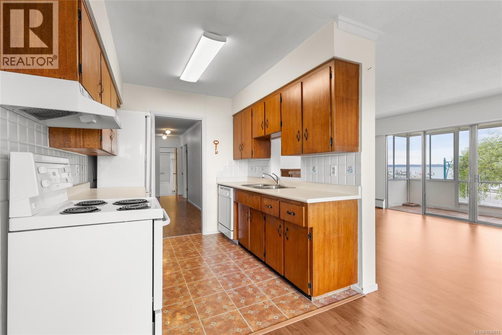 303 9560 Fifth St, Sidney, British Columbia  V8L 2W5 - Photo 16 - 1036672