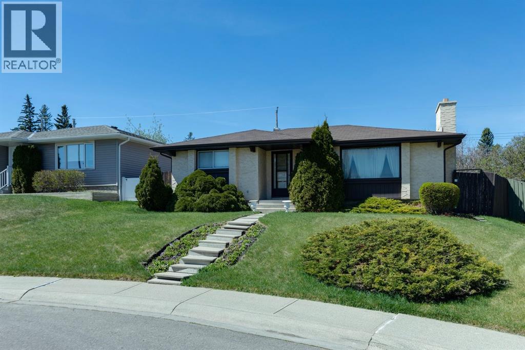 1132 Hunterston Hill NW, Calgary, Alberta  T2K 4N8 - Photo 3 - A2310573