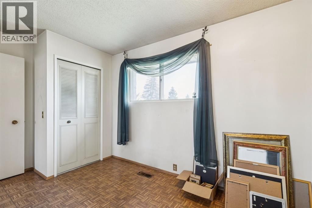 1132 Hunterston Hill NW, Calgary, Alberta  T2K 4N8 - Photo 23 - A2310573