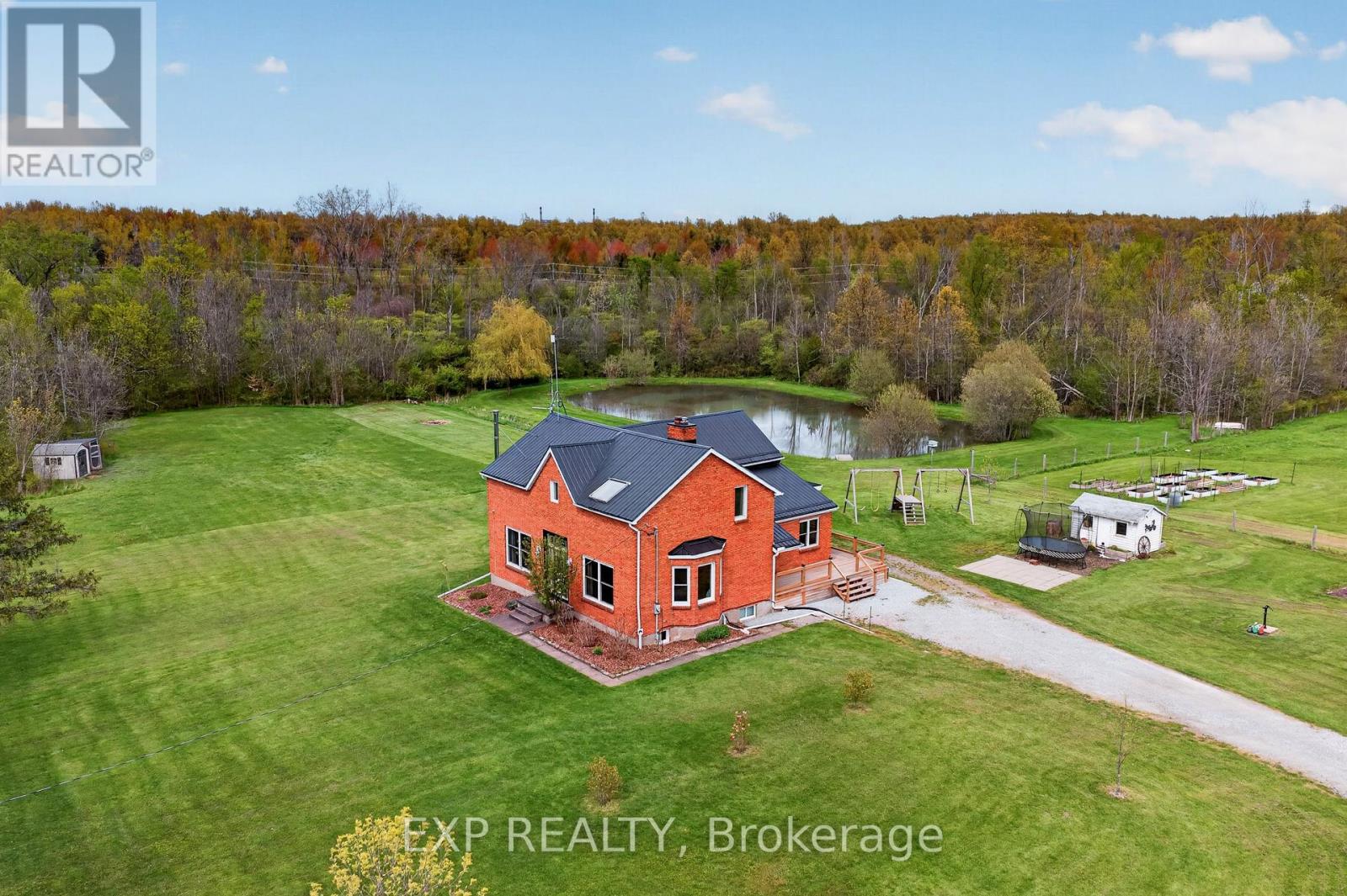 2266 Pettit Road, Fort Erie (Bowen), Ontario  L2A 5M4 - Photo 1 - X13136126