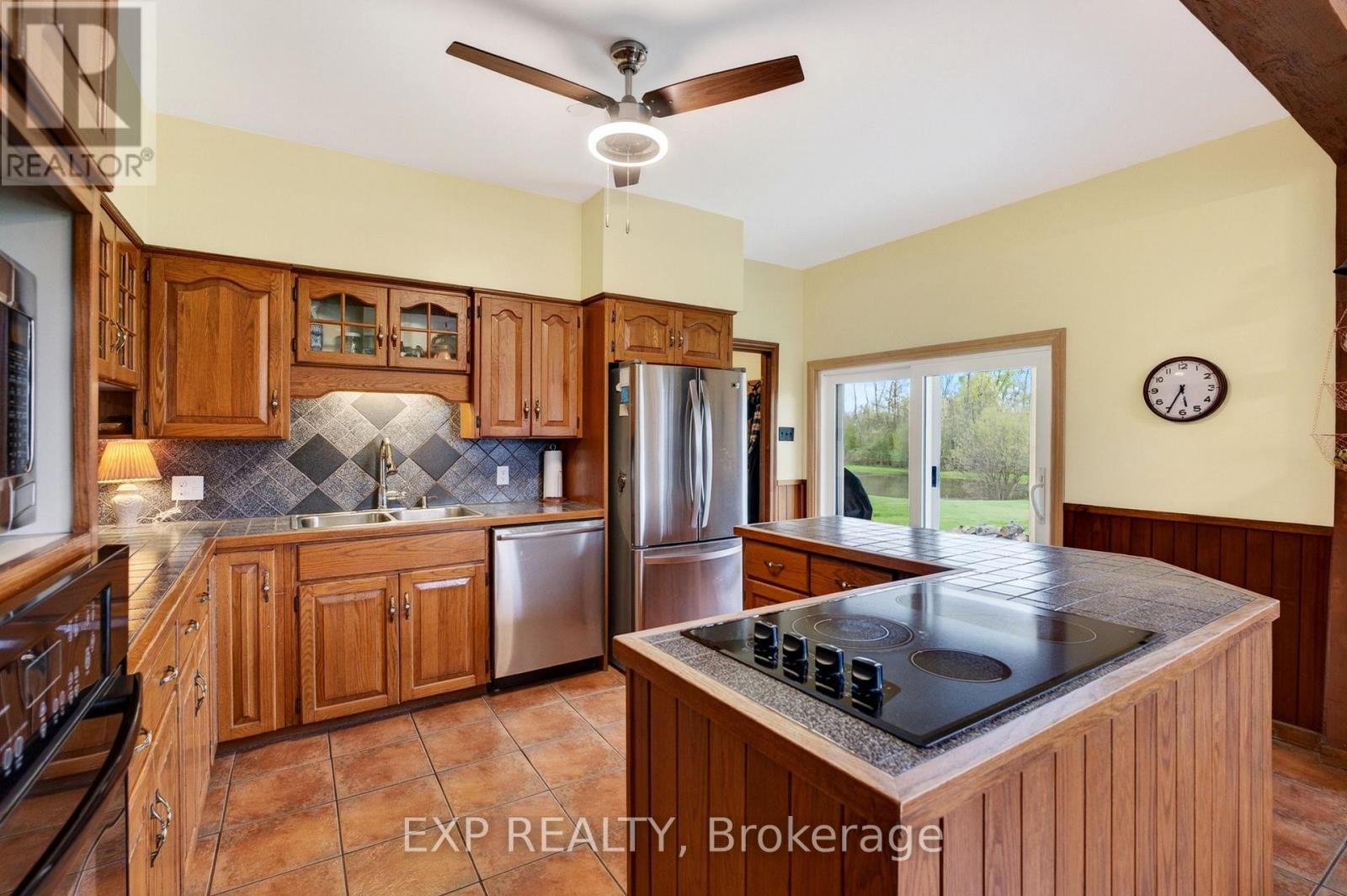 2266 Pettit Road, Fort Erie (Bowen), Ontario  L2A 5M4 - Photo 20 - X13136126