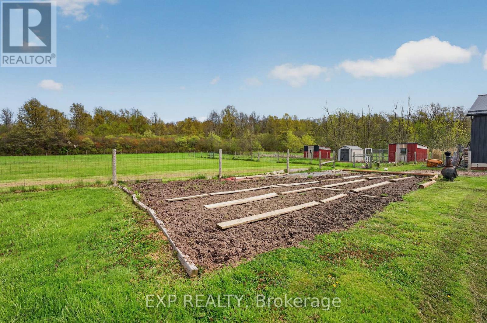 2266 Pettit Road, Fort Erie (Bowen), Ontario  L2A 5M4 - Photo 40 - X13136126