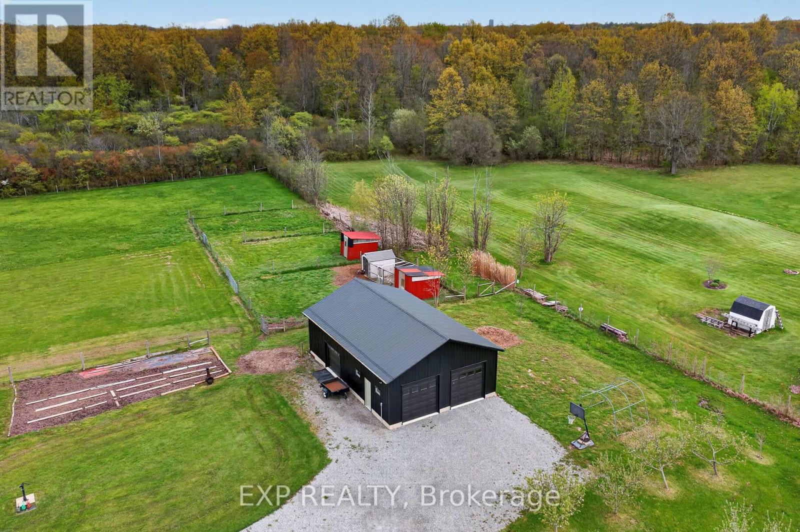 2266 Pettit Road, Fort Erie (Bowen), Ontario  L2A 5M4 - Photo 42 - X13136126