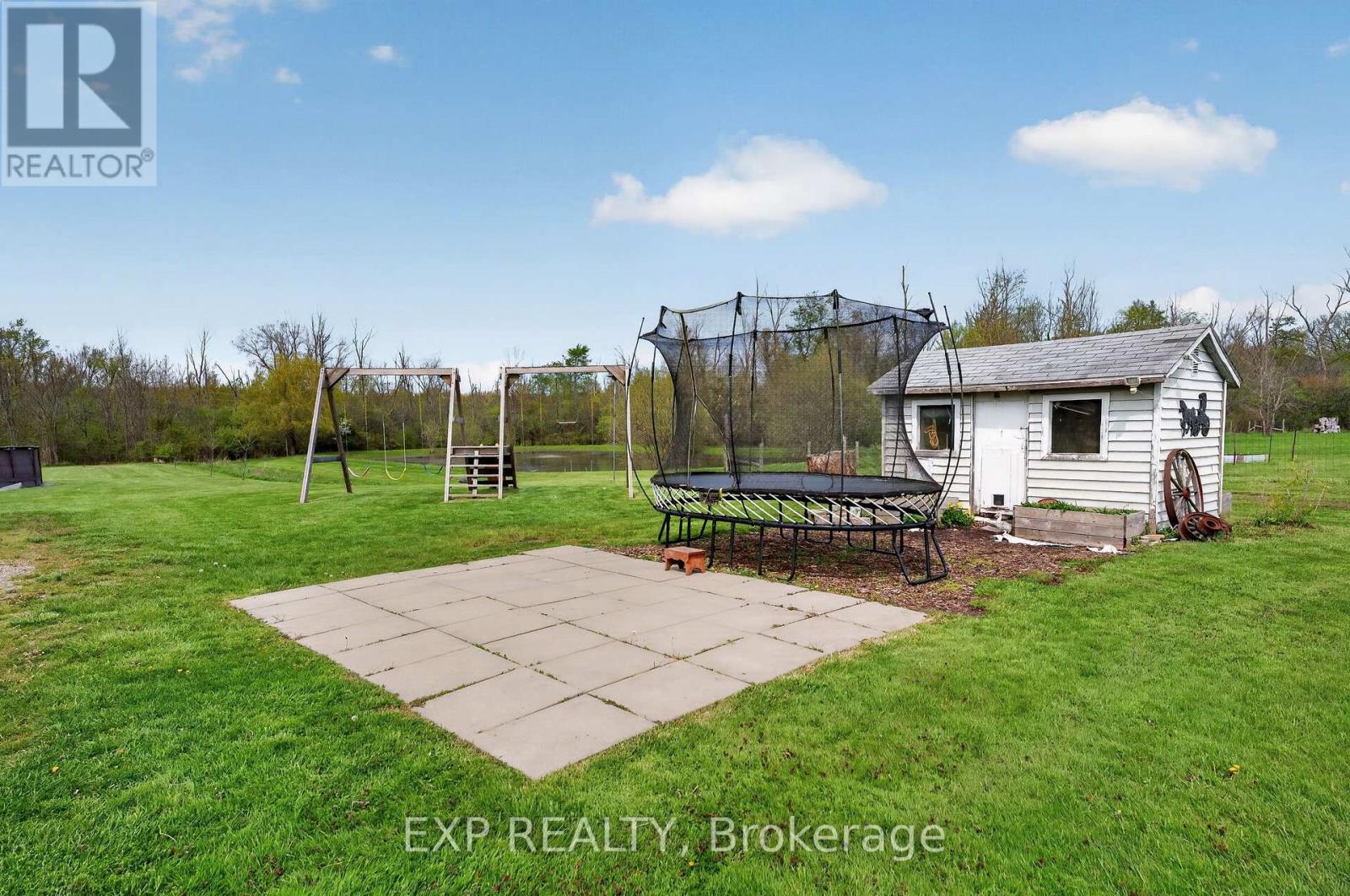 2266 Pettit Road, Fort Erie (Bowen), Ontario  L2A 5M4 - Photo 46 - X13136126