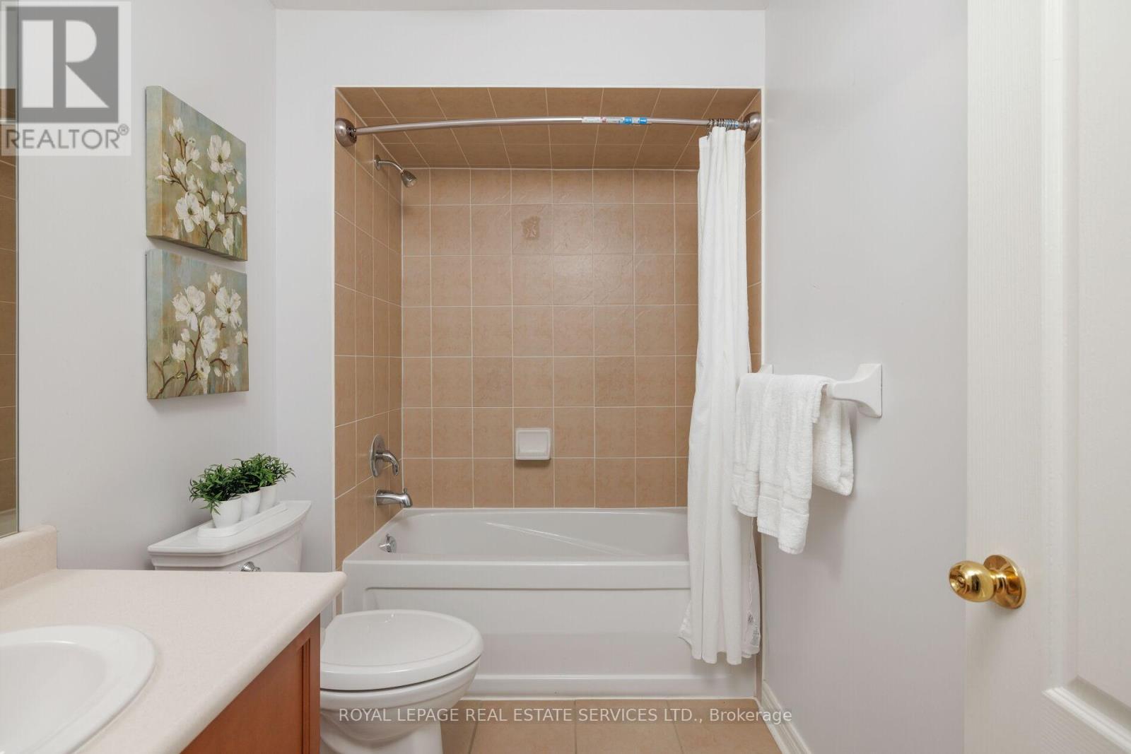 3417 Kinglet Court, Oakville, Ontario  L6L 6T3 - Photo 13 - W13135182