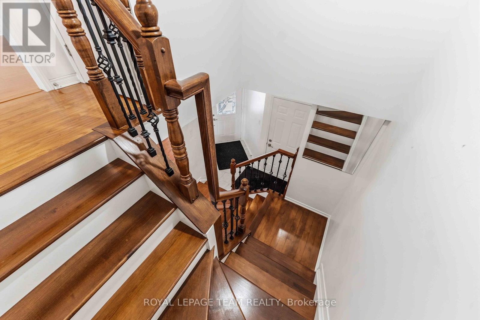 27 Highmont Court, Ottawa, Ontario  K2T 1B3 - Photo 13 - X12925906
