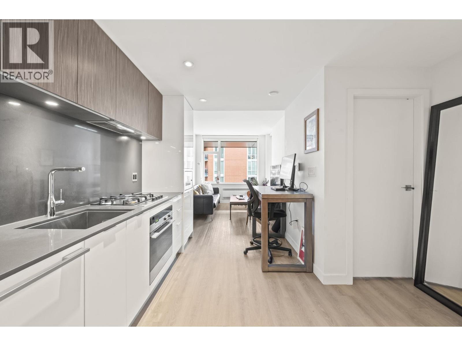 710 209 7 Avenue, Vancouver, British Columbia  V5T 0H3 - Photo 5 - R3124244