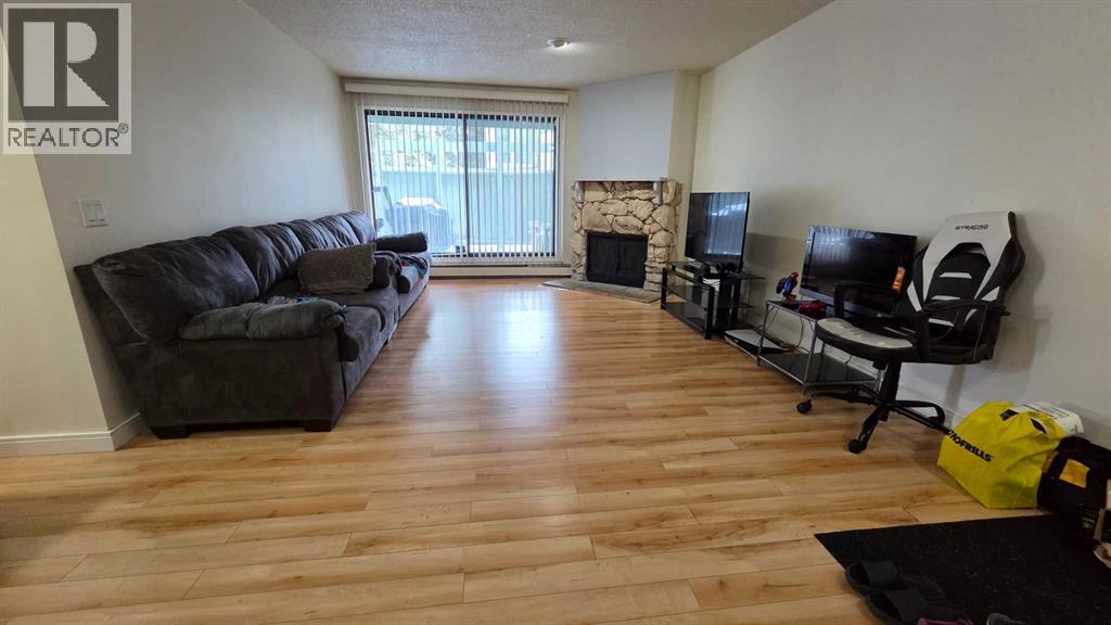 318, 10120 Brookpark Boulevard SW, Calgary, Alberta  T2W 3G3 - Photo 2 - A2281973