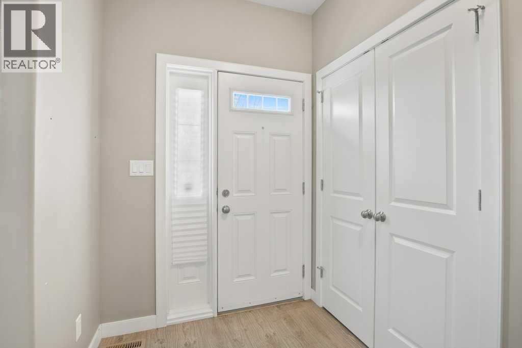 143 Vanier Drive, Red Deer, Alberta  T4R 0H6 - Photo 4 - A2291174