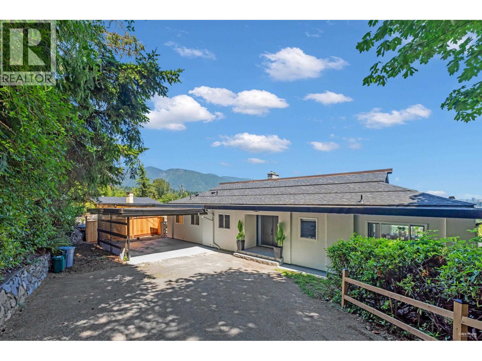 818 YOUNETTE DRIVE, West Vancouver, British Columbia