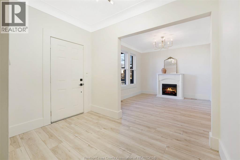 785 Hall #main, Windsor, Ontario  N9A 2L9 - Photo 3 - 26011286