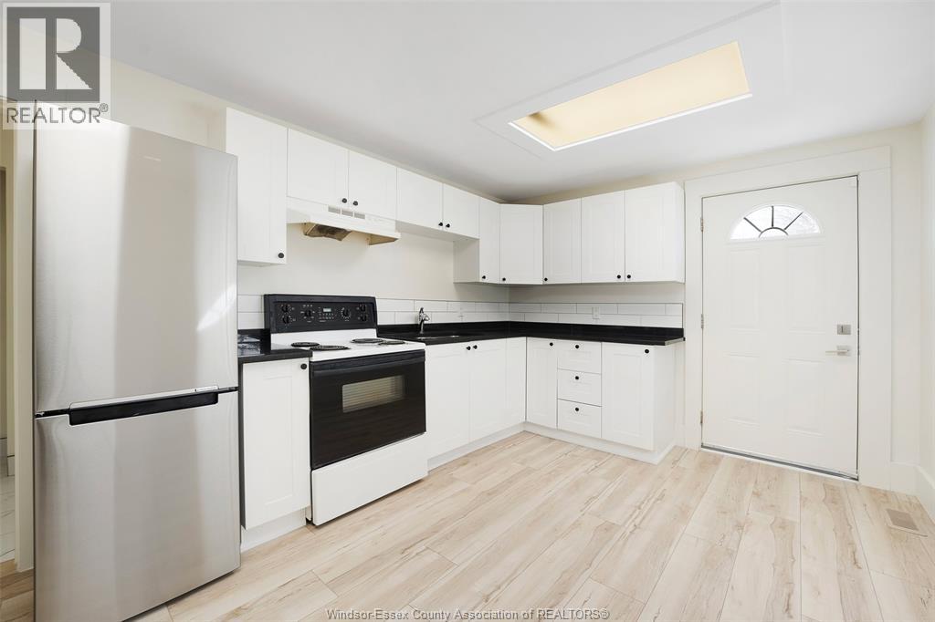785 Hall #main, Windsor, Ontario  N9A 2L9 - Photo 9 - 26011286