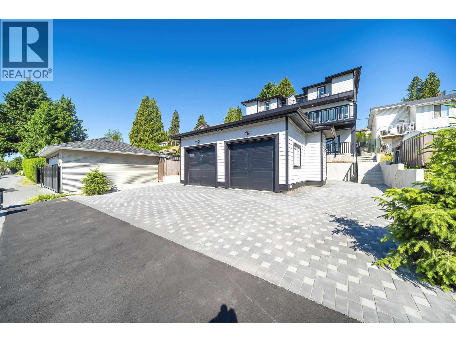 8012 11th Ave, Burnaby, British Columbia  V3N 2N7 - Photo 12 - R3121621