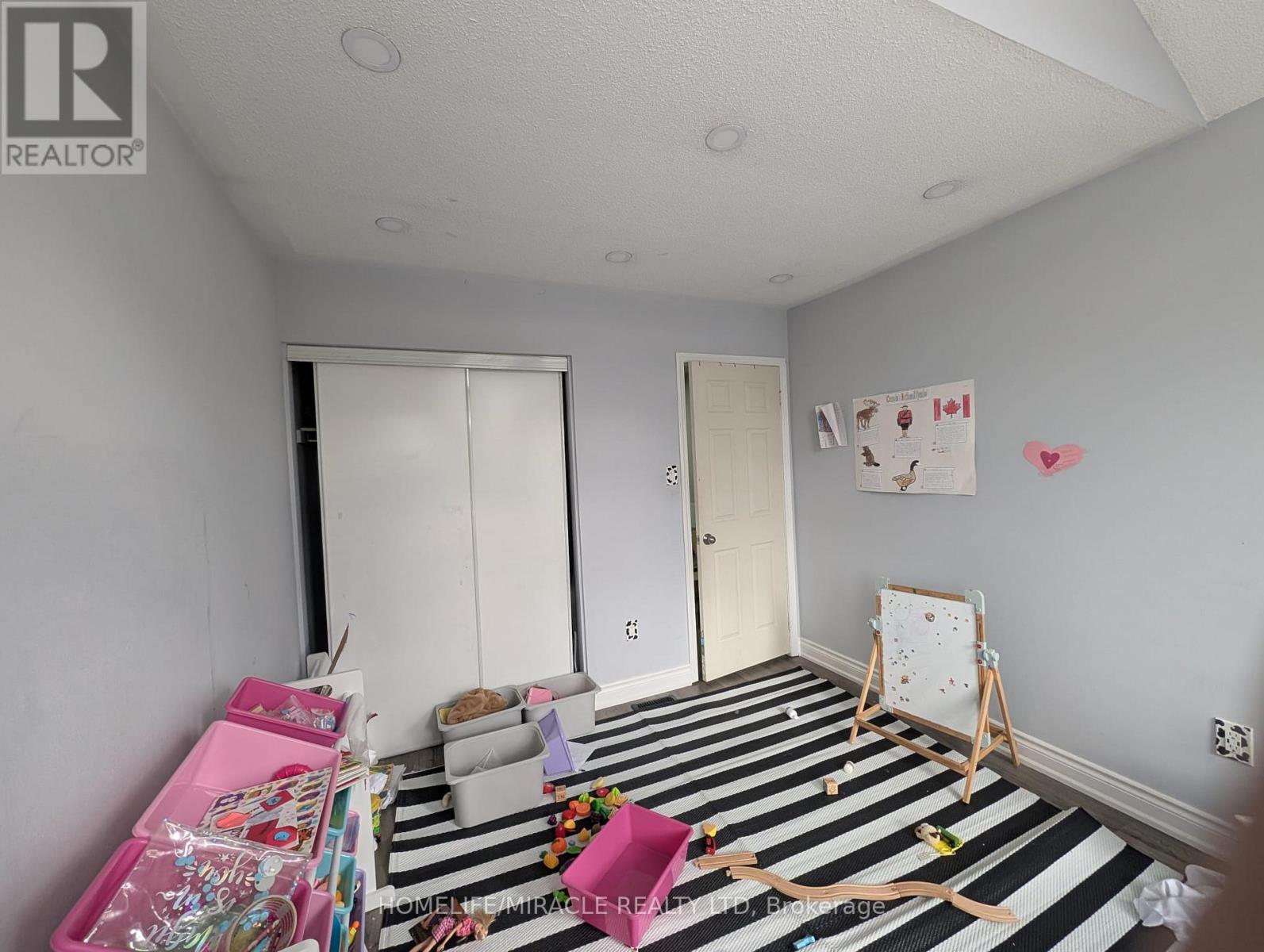 1326 Weir Chase, Mississauga, Ontario  L5V 2X1 - Photo 11 - W13105398