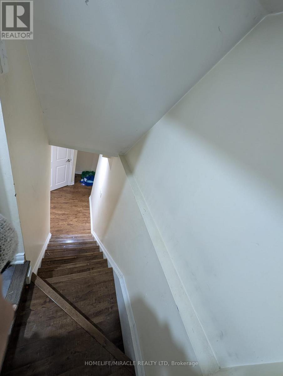 1326 Weir Chase, Mississauga, Ontario  L5V 2X1 - Photo 16 - W13105398