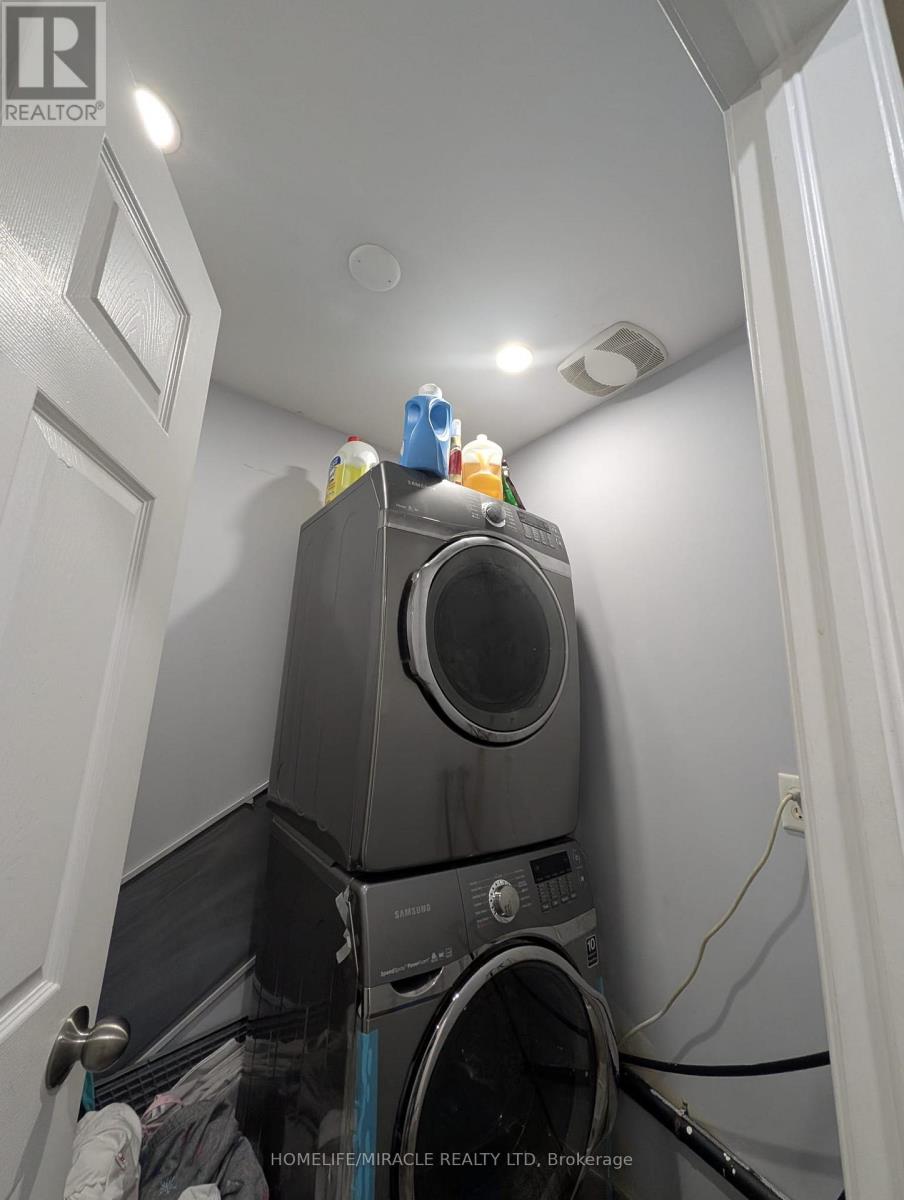 1326 Weir Chase, Mississauga, Ontario  L5V 2X1 - Photo 18 - W13105398