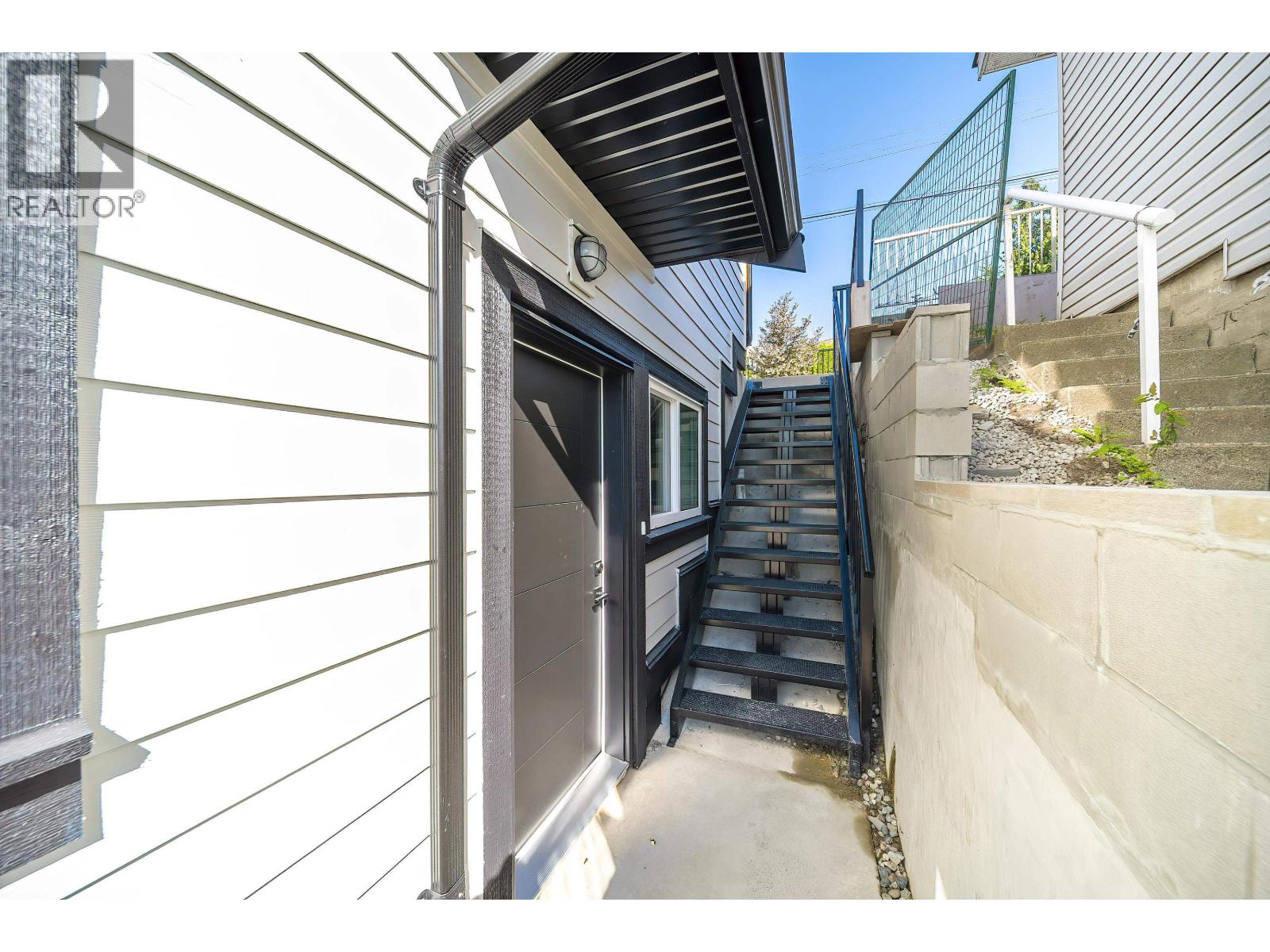8014 11th Avenue, Burnaby, British Columbia  V3N 2N7 - Photo 5 - R3122412