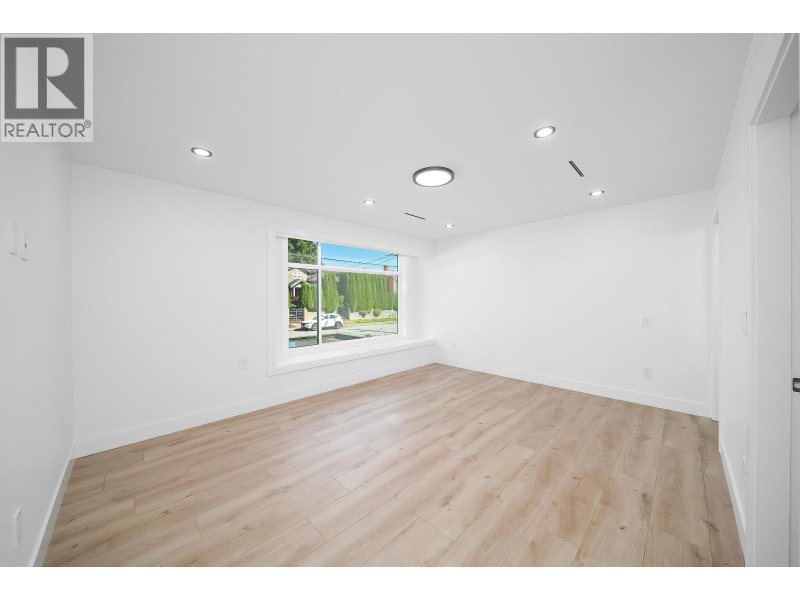 8014 11th Avenue, Burnaby, British Columbia  V3N 2N7 - Photo 39 - R3122412