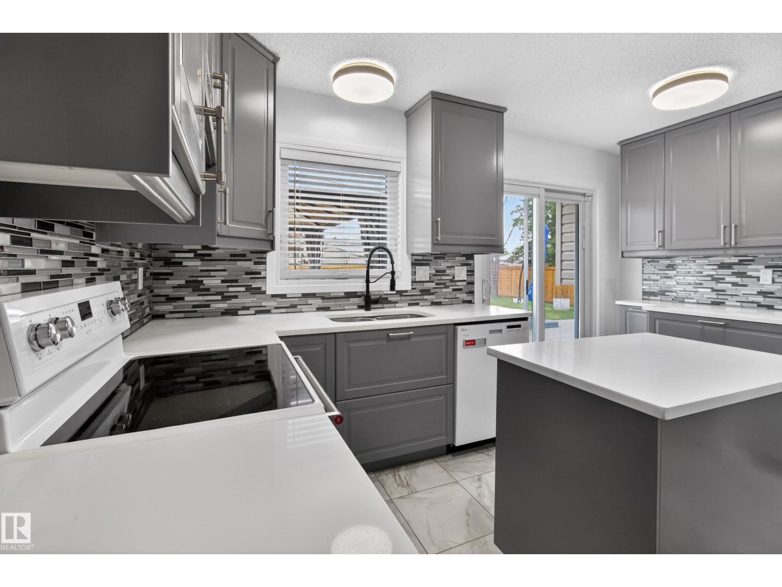 2622 131 Av Nw, Edmonton, Alberta  T5A 3Z1 - Photo 17 - E4488109