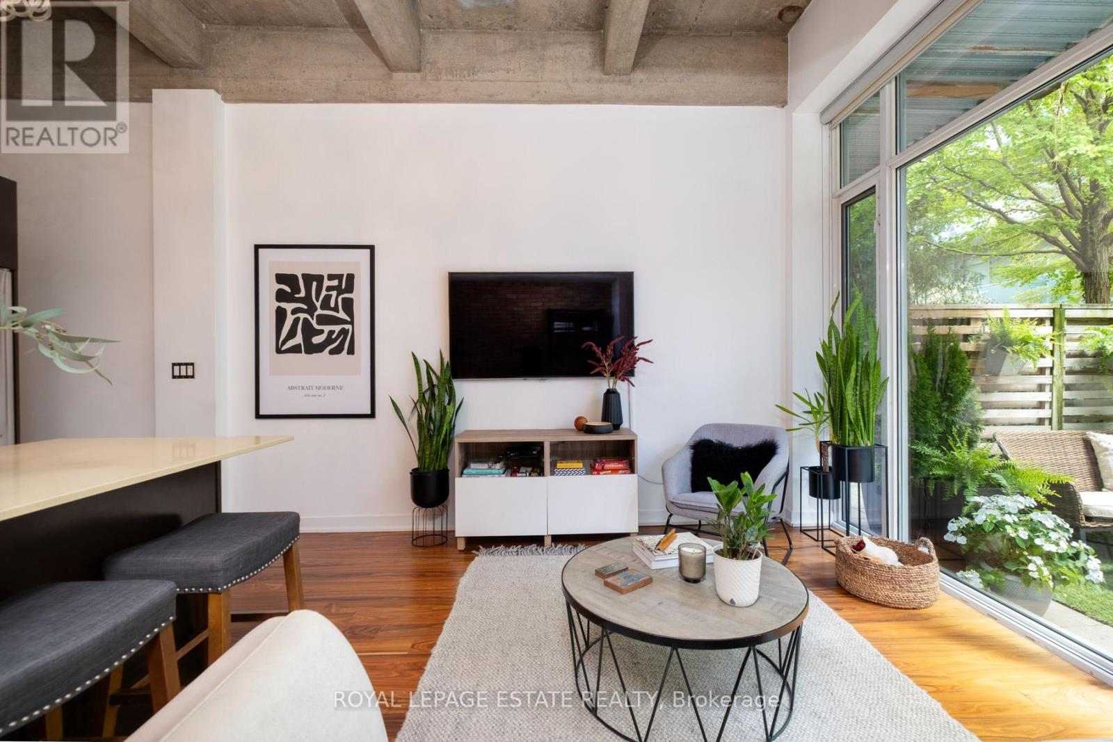 142 - 201 Carlaw Avenue, Toronto, Ontario  M4M 2S3 - Photo 4 - E13136076