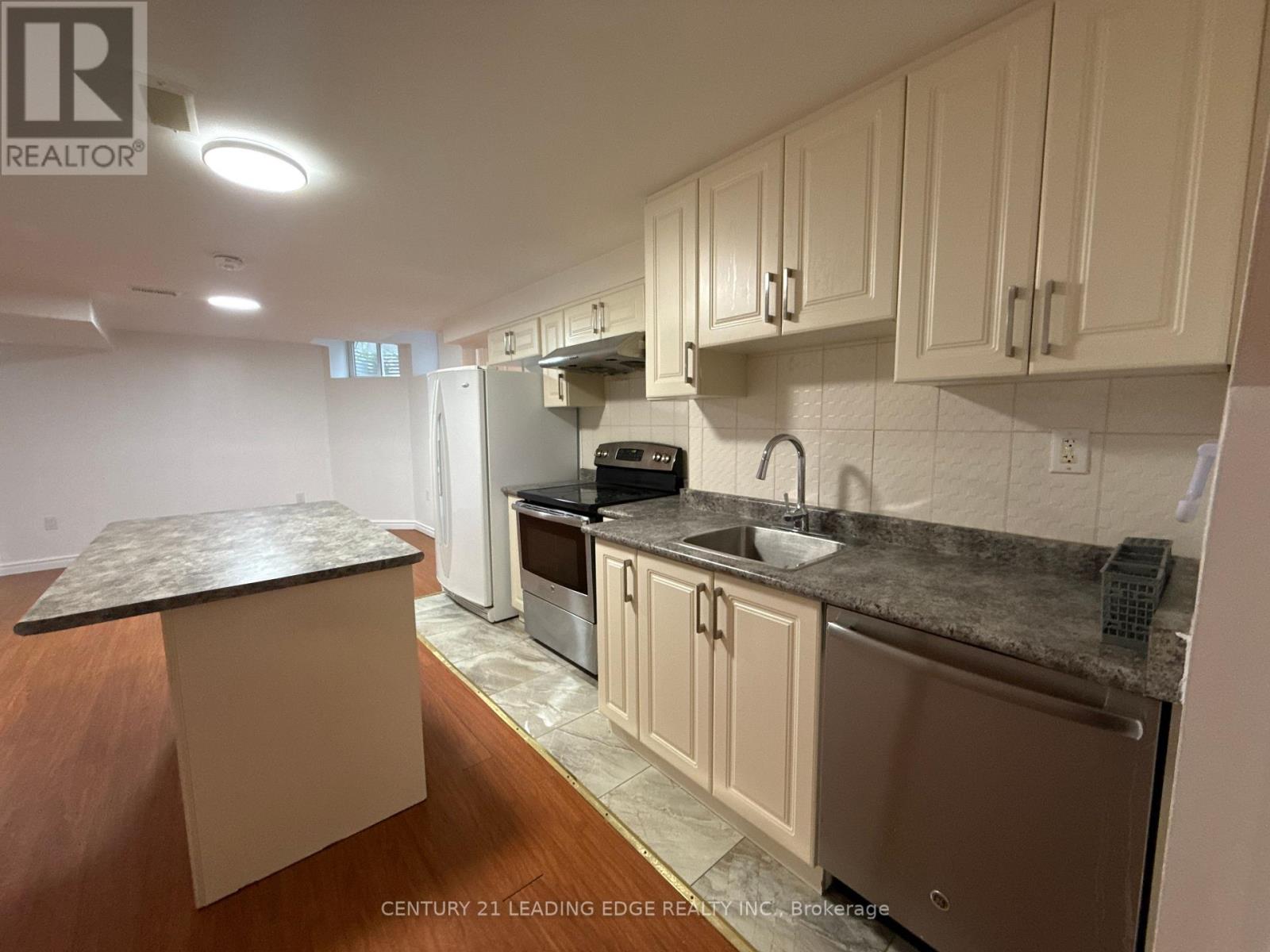 Lower - 24 Wigston Court, Whitby, Ontario  L1R 2B9 - Photo 12 - E13136088