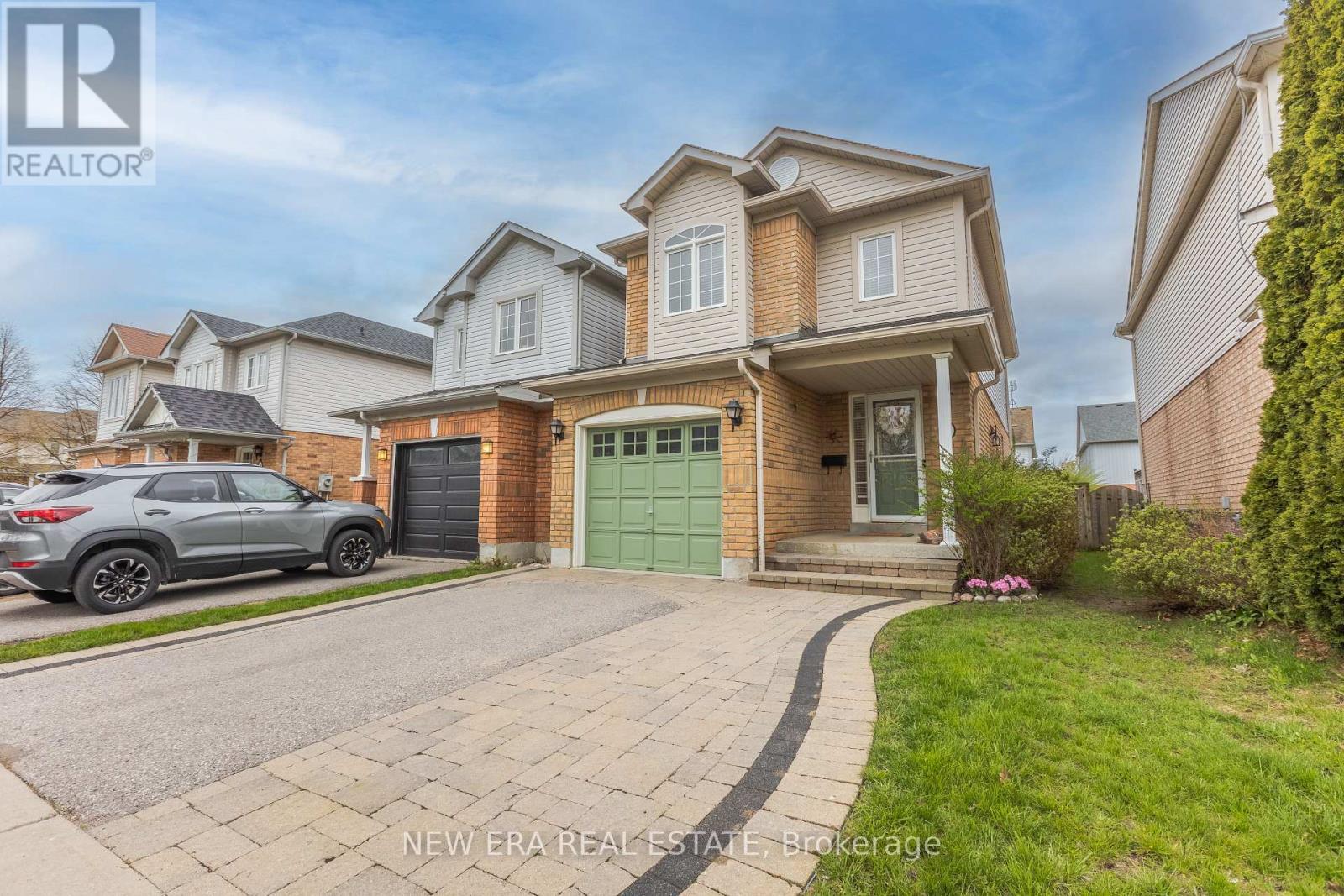 7 Catkins Crescent, Whitby, Ontario  L1R 3A2 - Photo 2 - E13136160