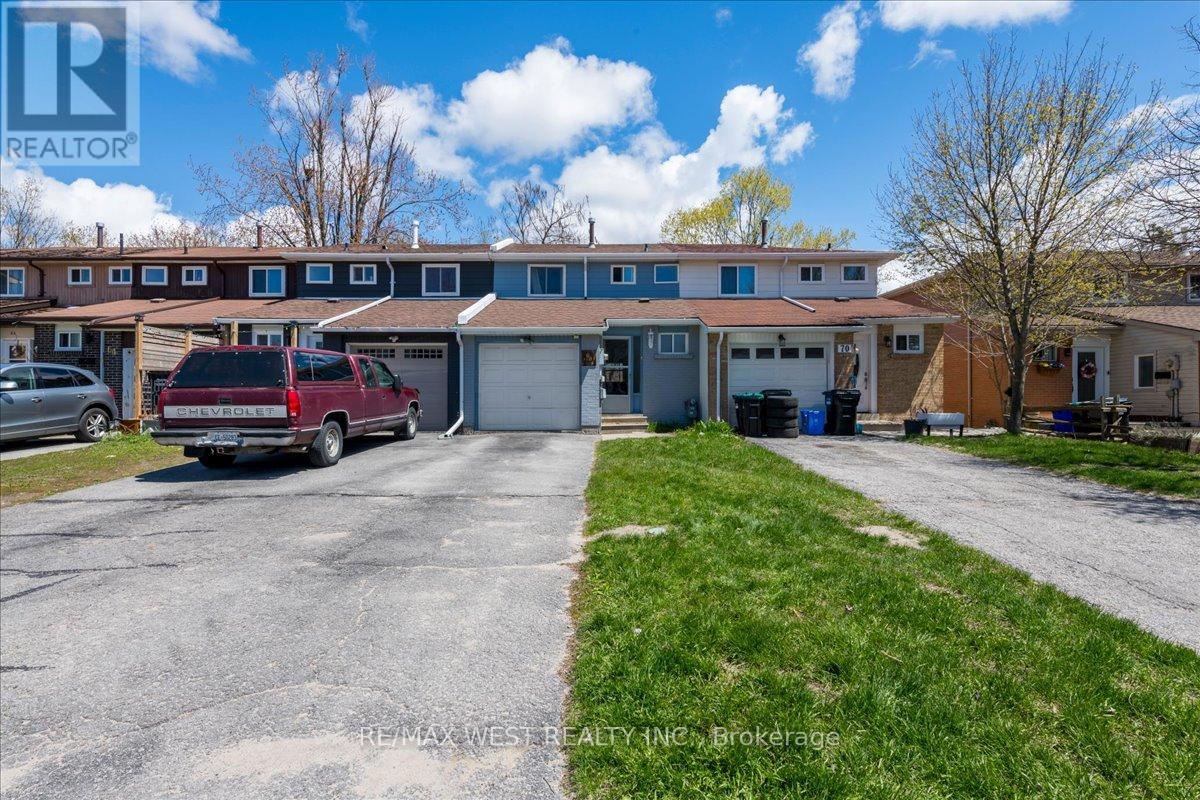 68 CHAUCER CRESCENT, Barrie, Ontario