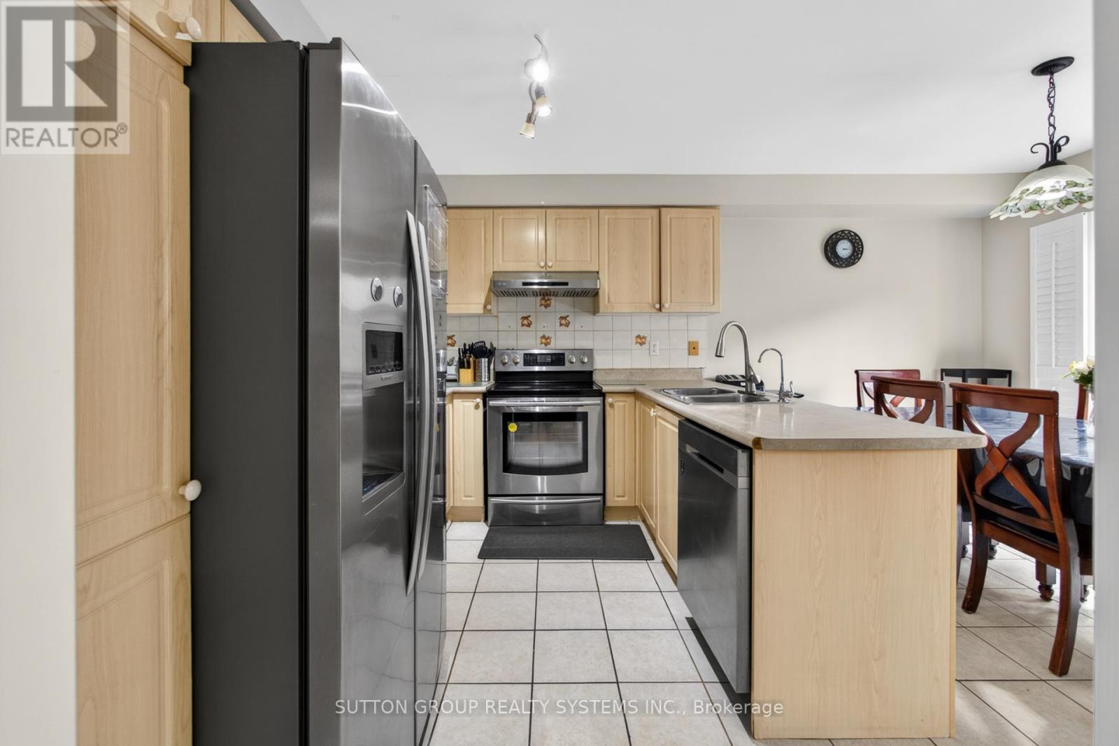 5705 Jenvic Grove E, Mississauga, Ontario  L5M 7B4 - Photo 18 - W13136036
