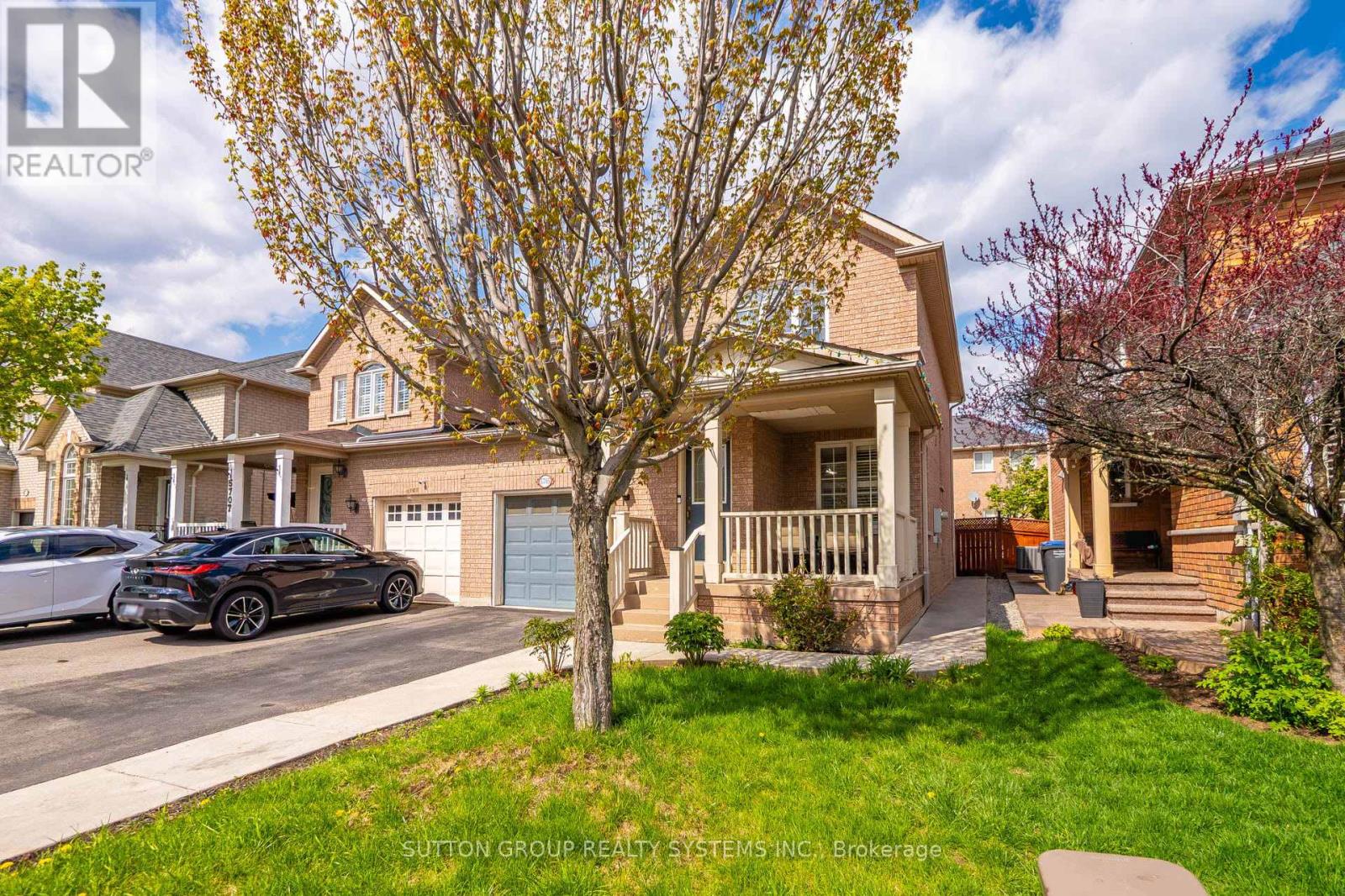 5705 Jenvic Grove E, Mississauga, Ontario  L5M 7B4 - Photo 3 - W13136036