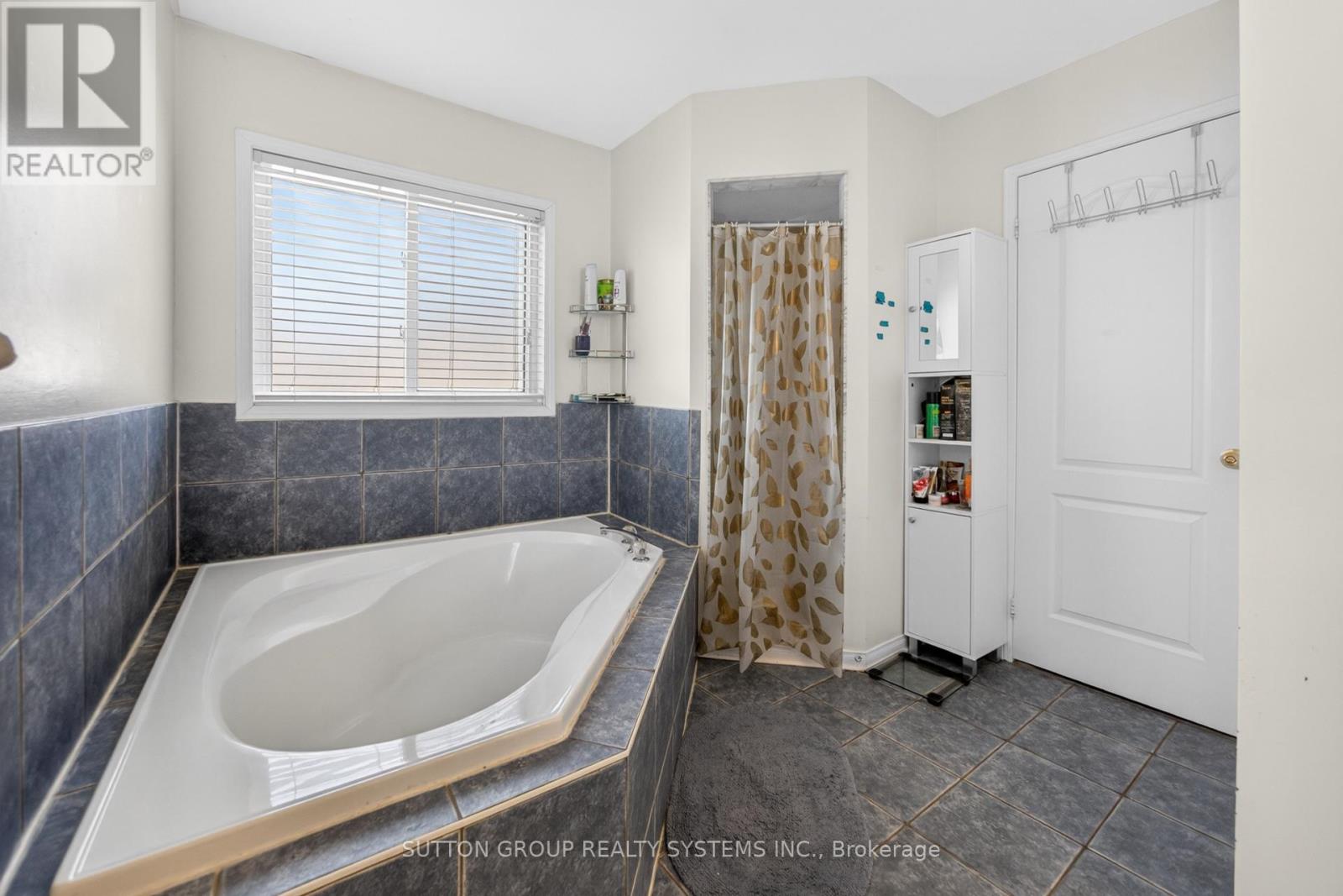 5705 Jenvic Grove E, Mississauga, Ontario  L5M 7B4 - Photo 30 - W13136036