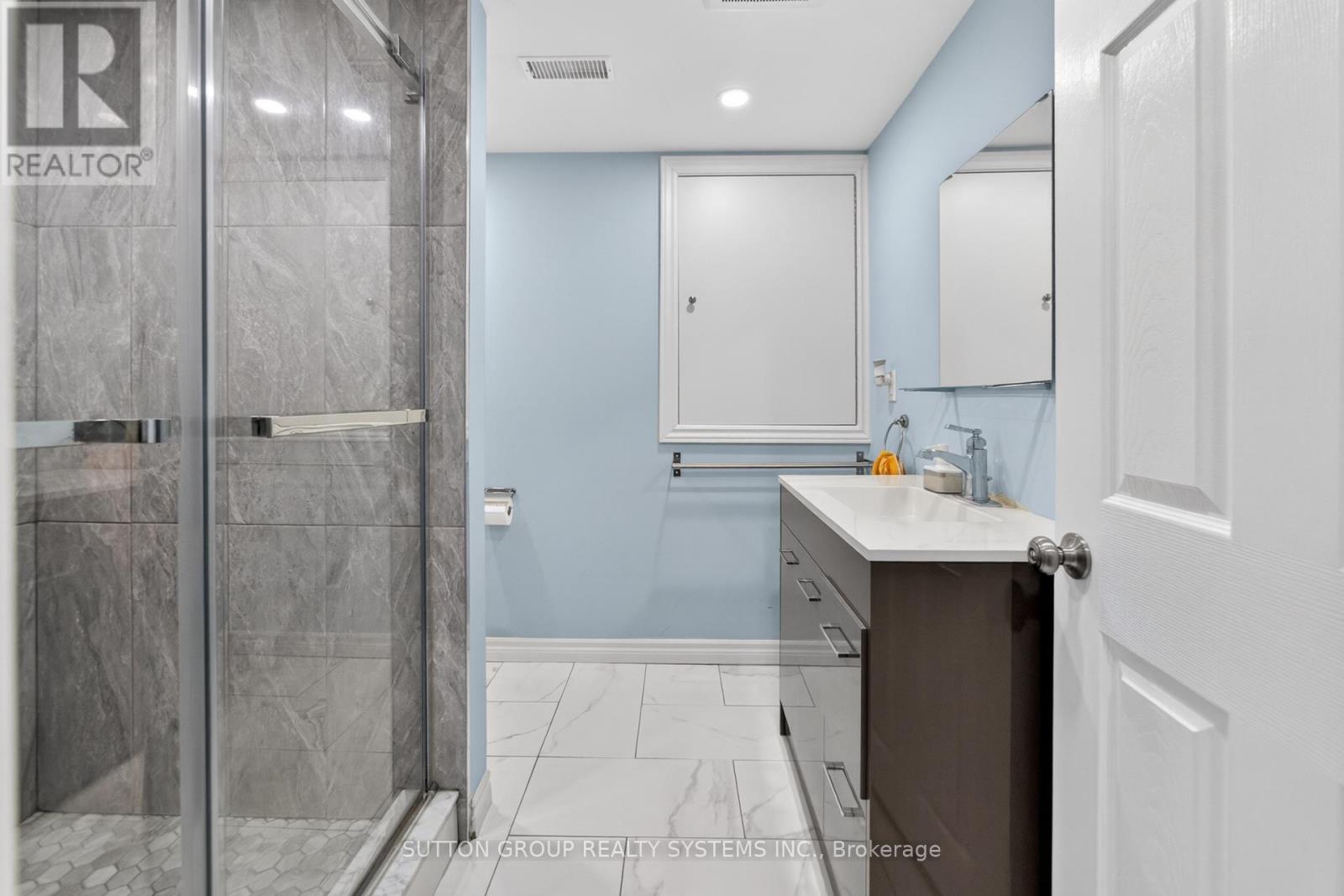 5705 Jenvic Grove E, Mississauga, Ontario  L5M 7B4 - Photo 46 - W13136036